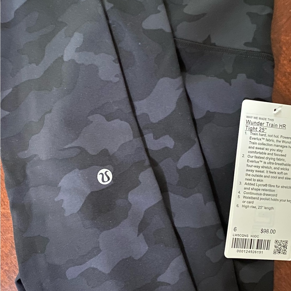 NWT Lululemon 25” Legging Size 6 Camo